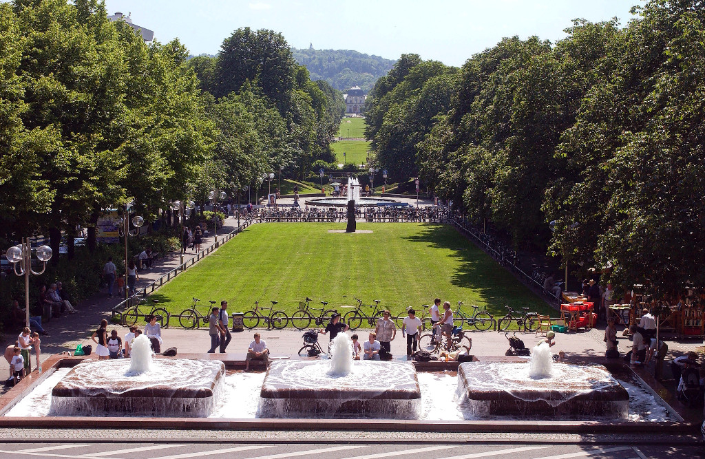 kaiserplatz_2004_01.jpg